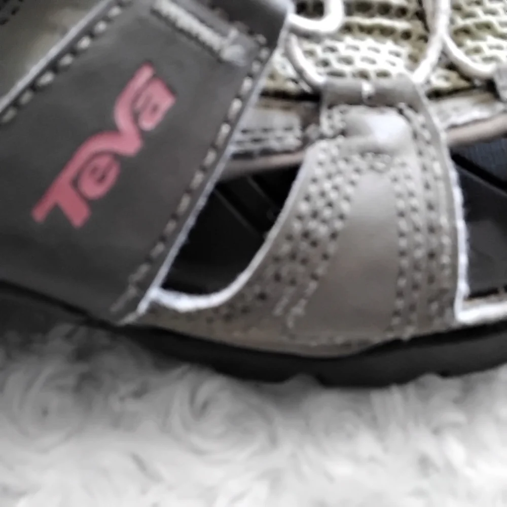 Teva Forebay Men's Sandal Size 7